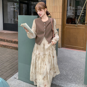 独特绝美碎花连衣裙套装女2025春季新款温柔风气质显瘦马甲两件套图片