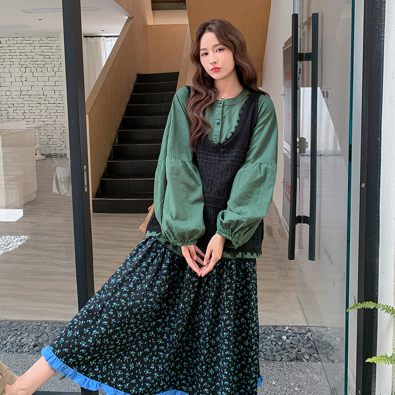 减龄衬衫罩衫碎花半身裙套装女秋季盐系轻熟巨好看超火ootd三件套图片