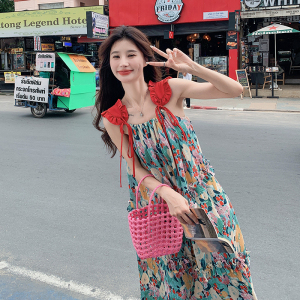 法式度假风碎花吊带连衣裙女2025夏季新款韩版宽松显瘦茶歇长裙子图片