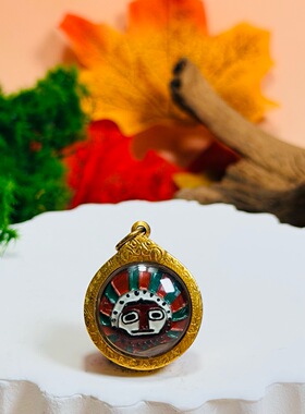 泰国佛牌正品 阿赞巴素2552太阳神 金壳 吊坠