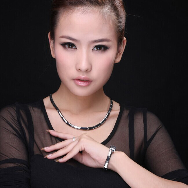 JAPAN MOMO CERVICAL SPINE HEALTH CARE NECKLACE ANTI-FATIGUE ANTI-RADIATION LOWERING BLOOD PRESSURE PURE TITANIUM GERMANIUM MAGNETIC THERAPY COLLAR