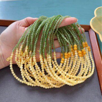 天然俄料白花蜜蜜蜡搭配和田碧玉