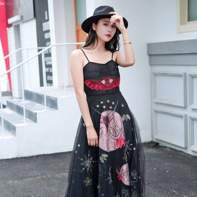夏天高端新款黑色性感吊带网纱欧美刺绣纱裙度假沙滩仙女飘逸长裙