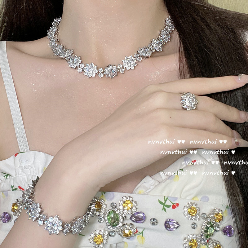 设计师玫瑰宝石锆石镶嵌耳环