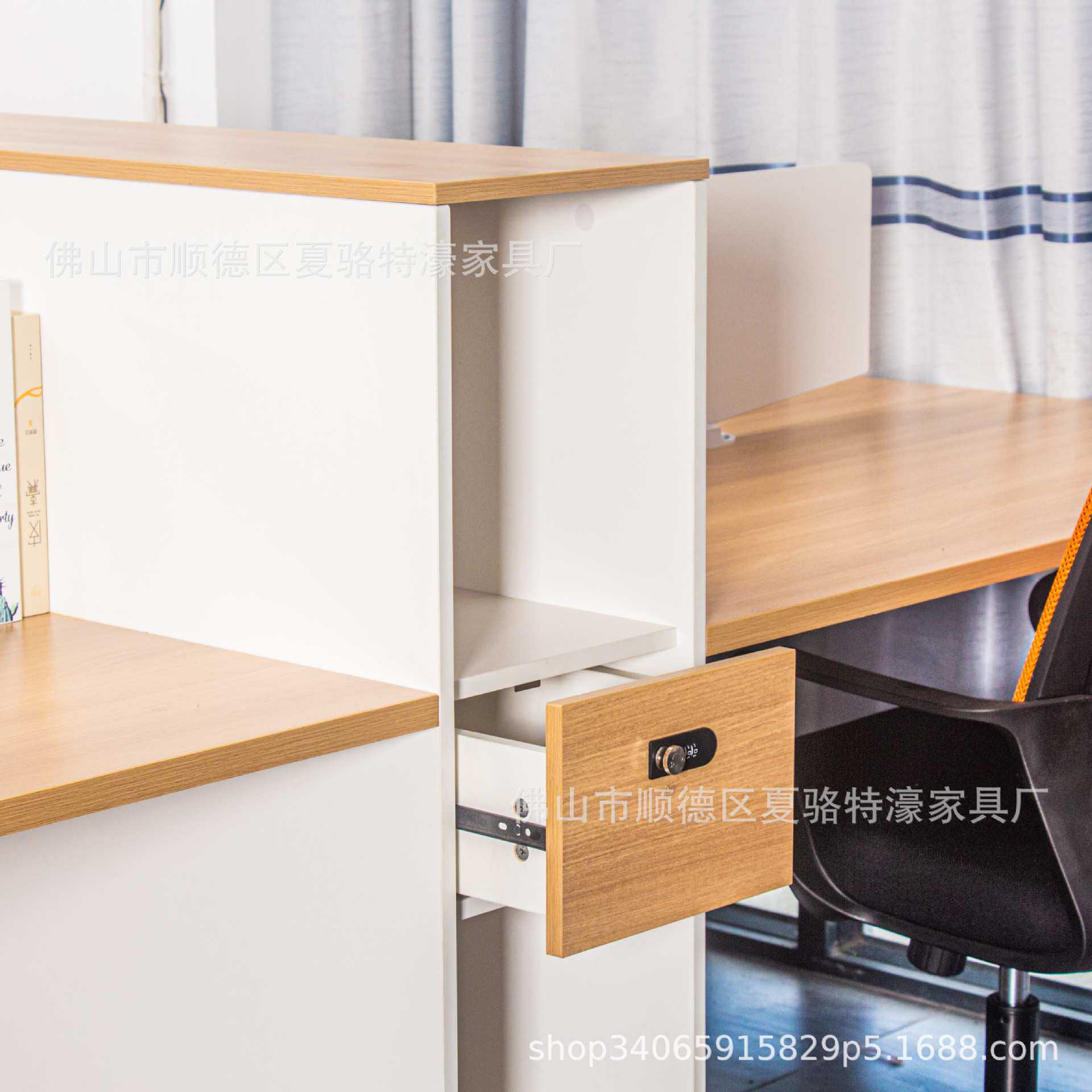 佛山厂家直销办公桌椅子组合简约职员桌办公室员工位屏风桌配套