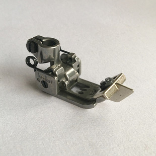 坎车薄料压脚弹力布泳衣布底部无槽坤伦牌三针五线绷缝机中分傍位