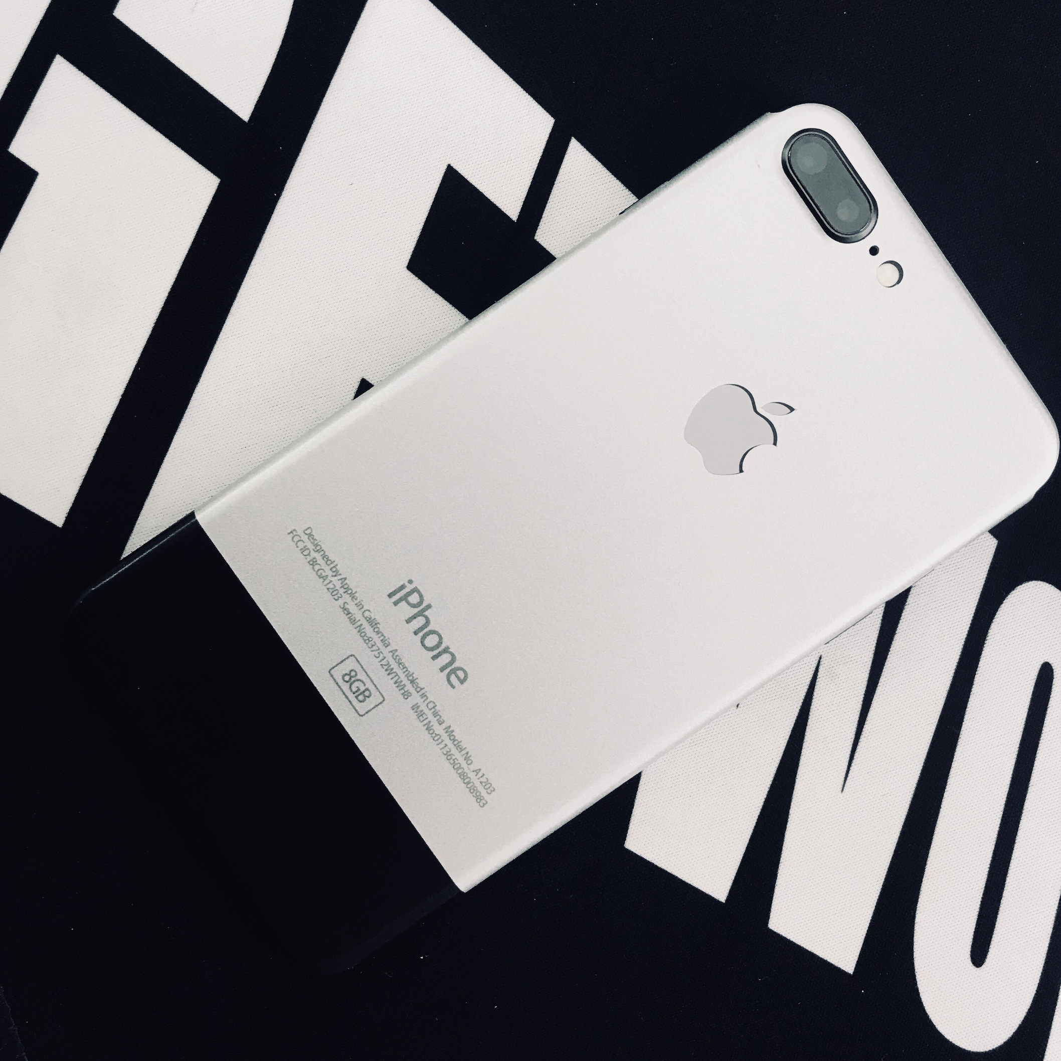 SkinAT 适用于苹果iPhone 8 Plus贴膜6/7+手机创意彩膜保护贴纸