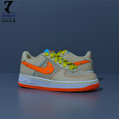 NikeAirForce1女子低帮板鞋