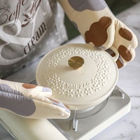 New cute pure cotton milk tea color soothing cat paw heat-resistant gloves, baking oven microwave, anti-slip and heat-resistant hand covers thumbnail 7