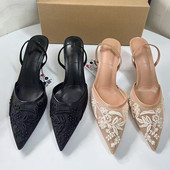 西班牙2024秋冬新品 尖头浅口女鞋 白色刺绣网面细高跟露跟穆勒凉鞋