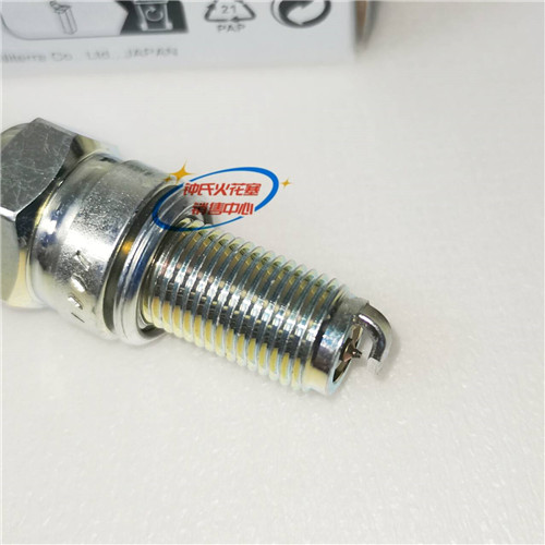 900GSF750GSX-R750火花塞