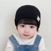 秋冬双层保暖婴儿帽0 12月婴幼儿套头胎帽黑色笑脸布标简约包头帽