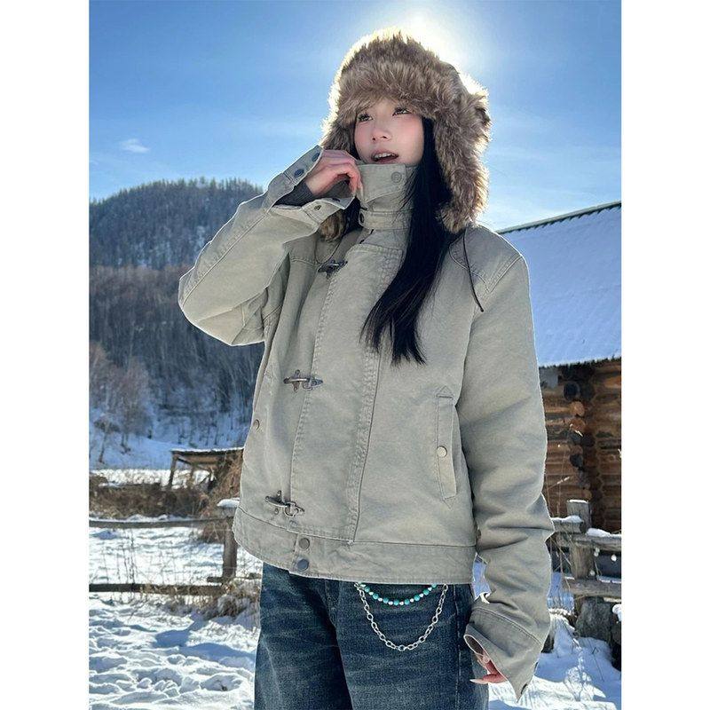 EME易盛易 座山雕复古龙虾扣夹克美式翻领短宽BOXY版型保暖外套女