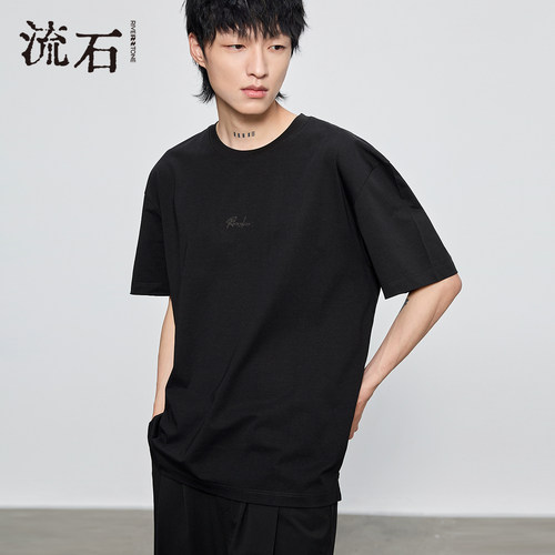 RS流石男装休闲黑色刺绣短袖T恤