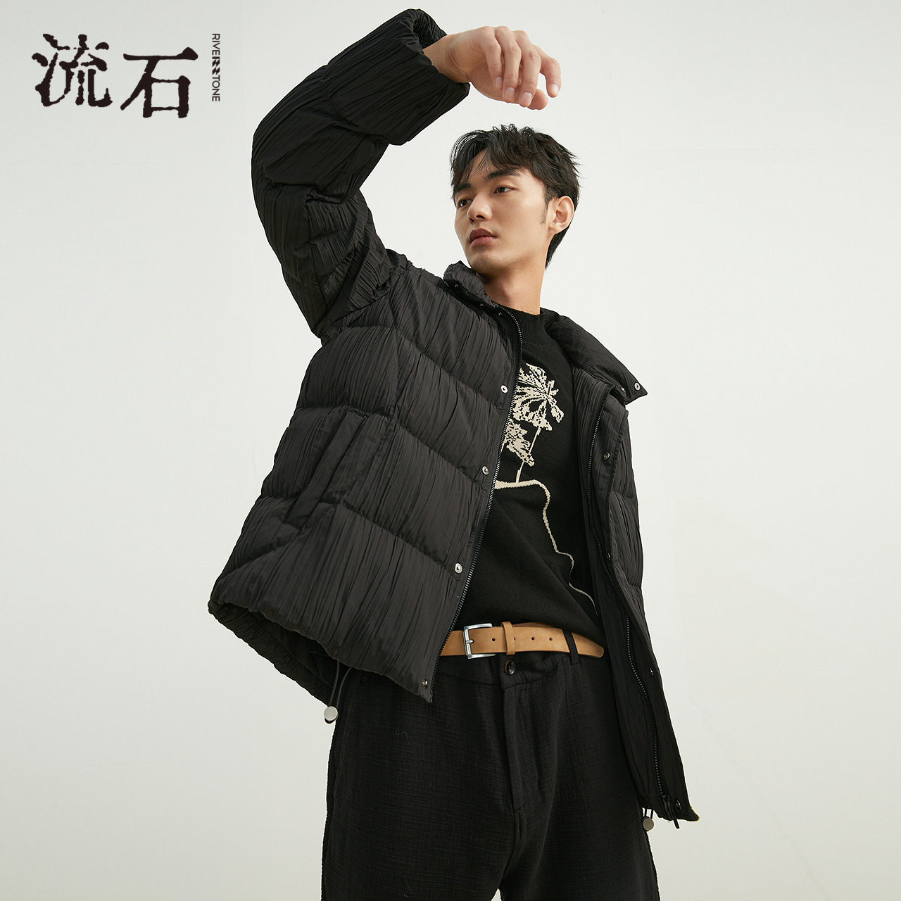 RS流石男装时尚休闲短款羽绒服