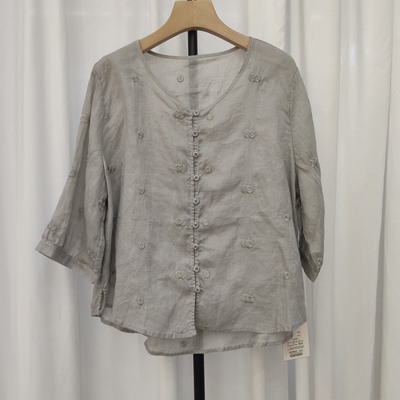 纯一9629复古文艺设计感刺绣V领棉麻苎麻衬衫女夏季新款宽松上衣