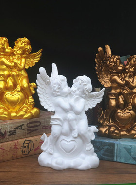 复古风ins展翅拥抱爱情之吻小天使摆件 婚礼生日礼物家居软装饰品
