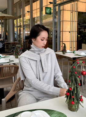 ALIN【匠心至纯】轻盈过冬 康赛妮baby小山羊绒经典高领宽松毛衣