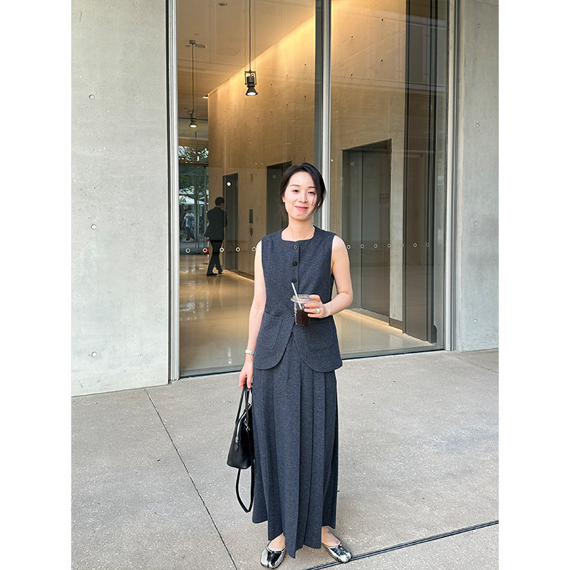 ALIN进口澳洲羊毛意大利复合定型马甲+立体手工压褶A字半身裙套装