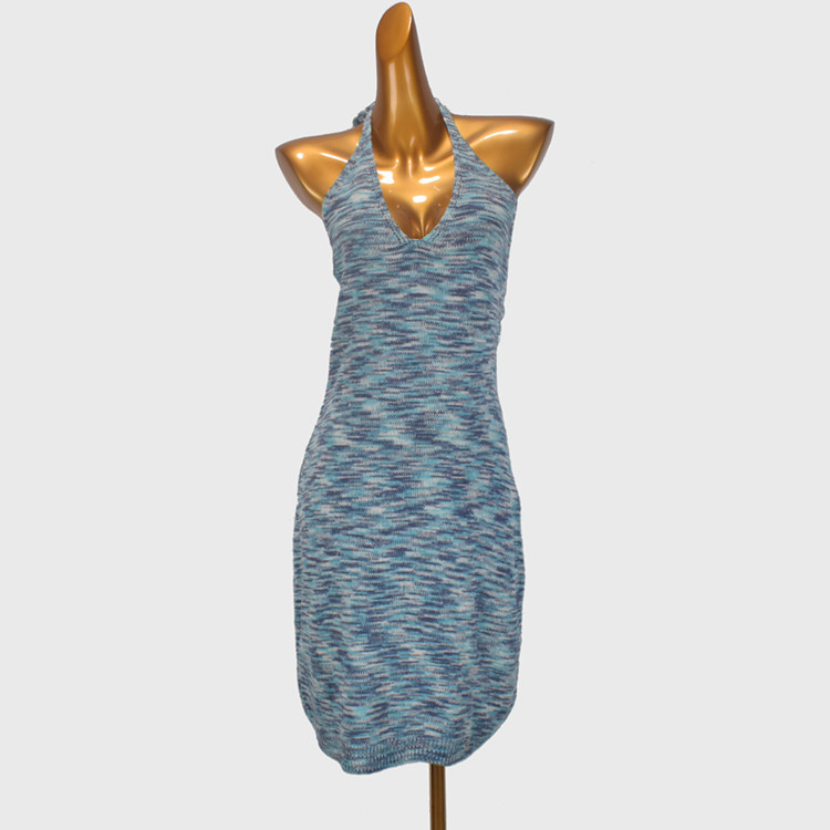 挂脖系带针织连衣裙女春季新款设计感小众修身显瘦性感露背包臀裙