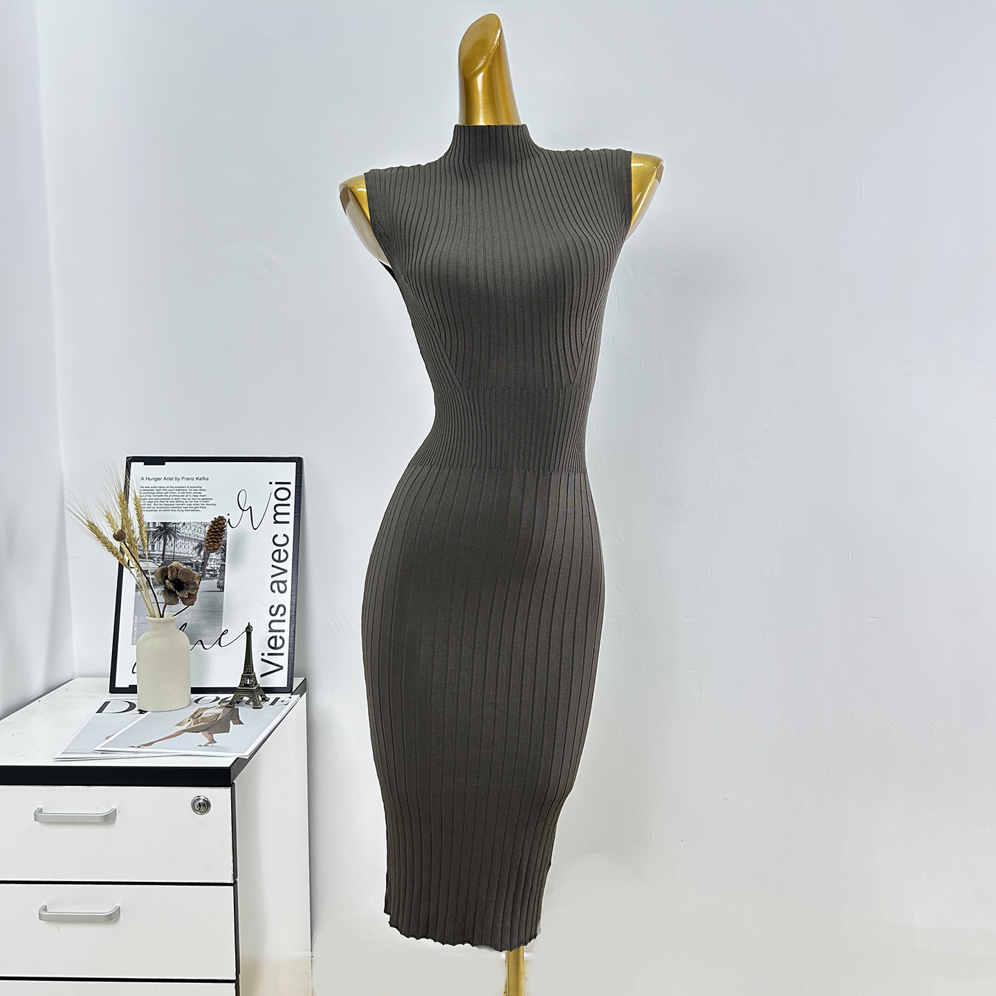 2025夏季新款半高领无袖连衣裙