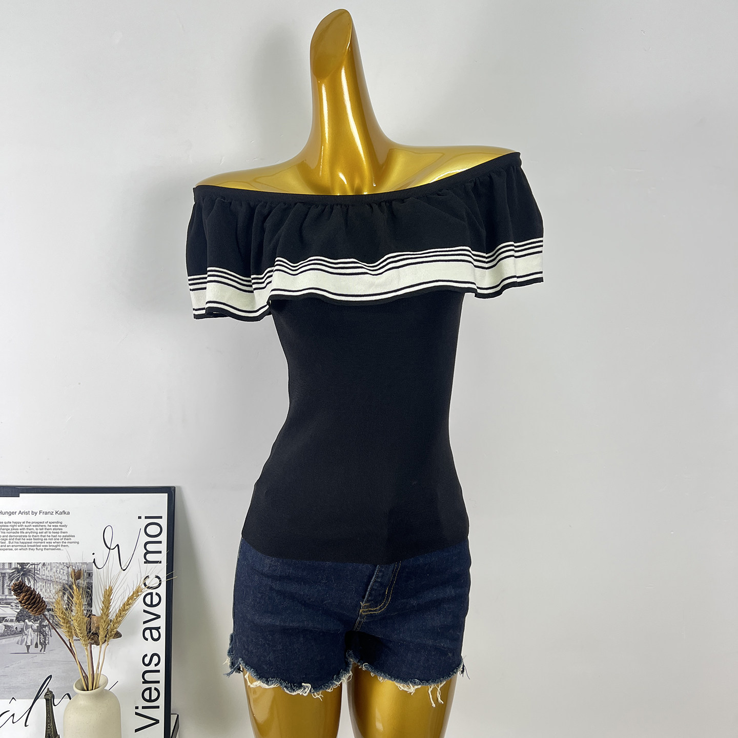 撞色一字肩荷叶边短袖针织衫女夏季新款修身显瘦百搭露肩短款上衣