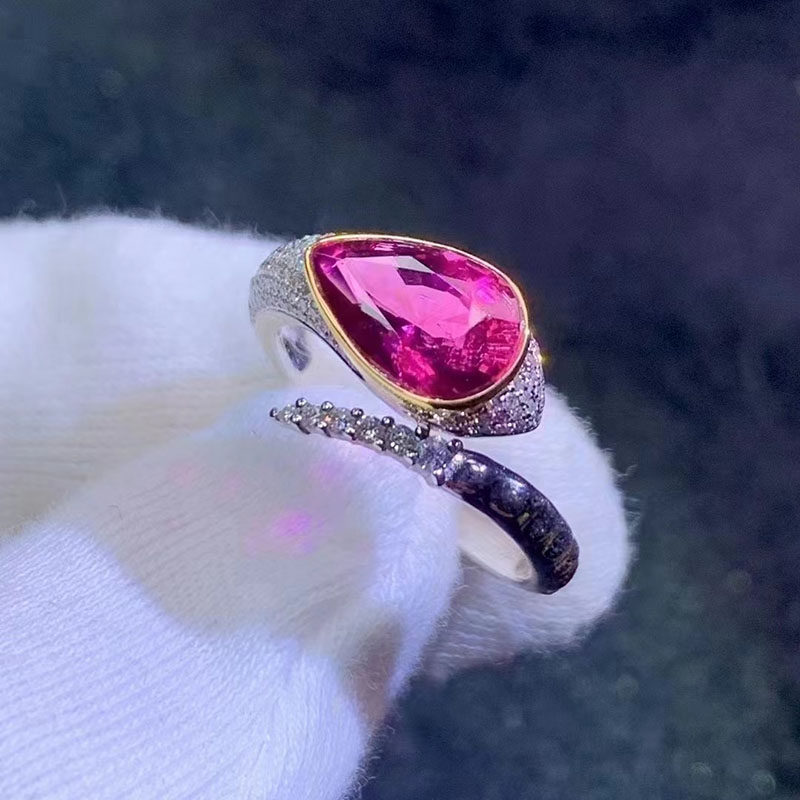 天然碧玺晶体通透宝石红碧玺18k戒指