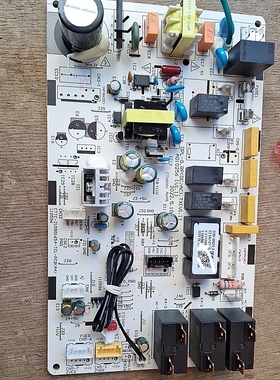 TCL5P柜式空调内电路板31301-000270      A010256