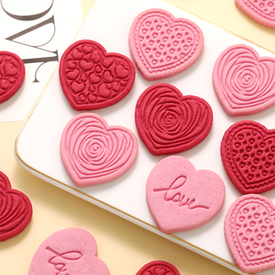 214情人节心形饼干烘焙配件粉色大爱心混合饼干蛋糕装 饰摆件插件
