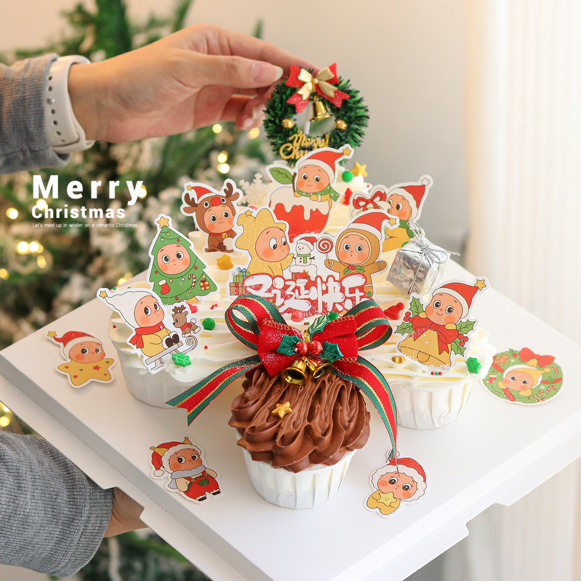 2025圣诞节许愿树纸杯蛋糕装饰卡通星星人插牌草圈铃铛礼物盒插件