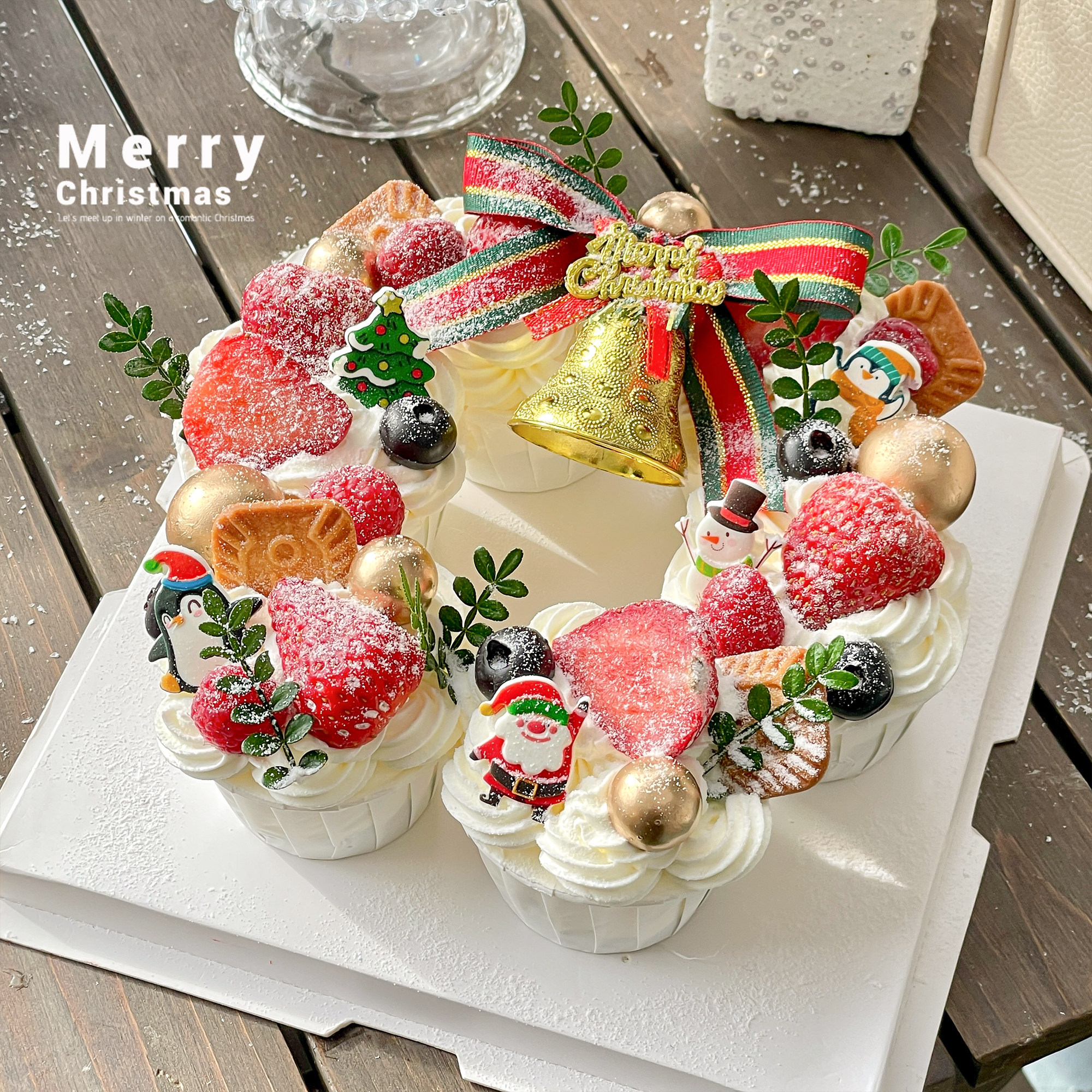 2025圣诞节花环纸杯蛋糕装饰插件卡通圣诞老人雪人蝴蝶结铃铛摆件