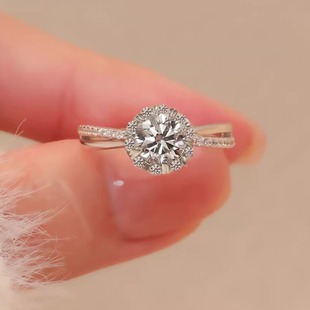 河南钻石商丘人工钻石初雪钻戒50分情侣订婚求结婚钻石戒指活口