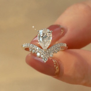 河南钻石商丘人工钻石纯银S925高颜值水滴戒指豪华百搭高级感订婚