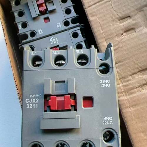 议价接触器cjx2-3211，220v，55只，1200元