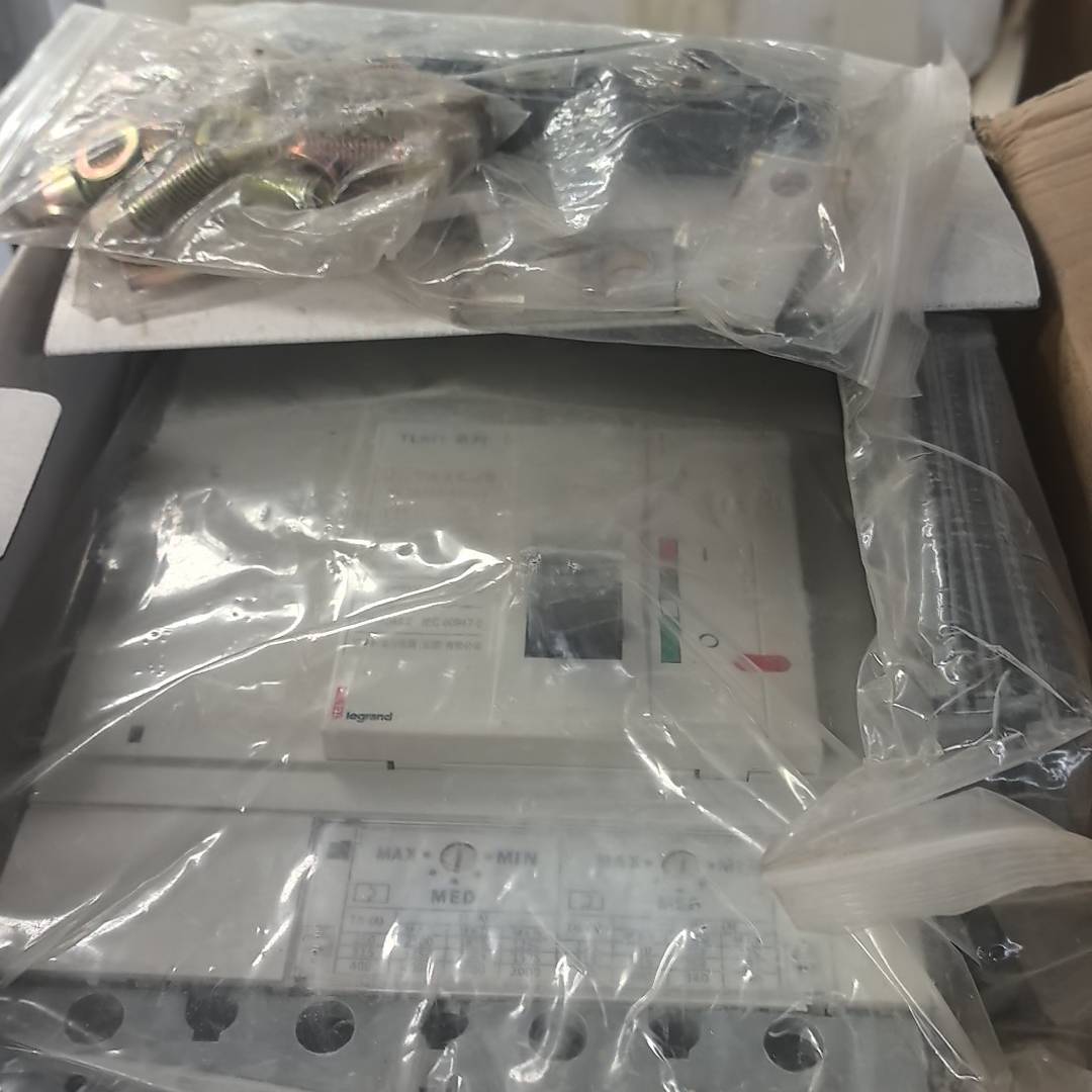 议价罗格朗塑壳断路器TLM1N-400/4