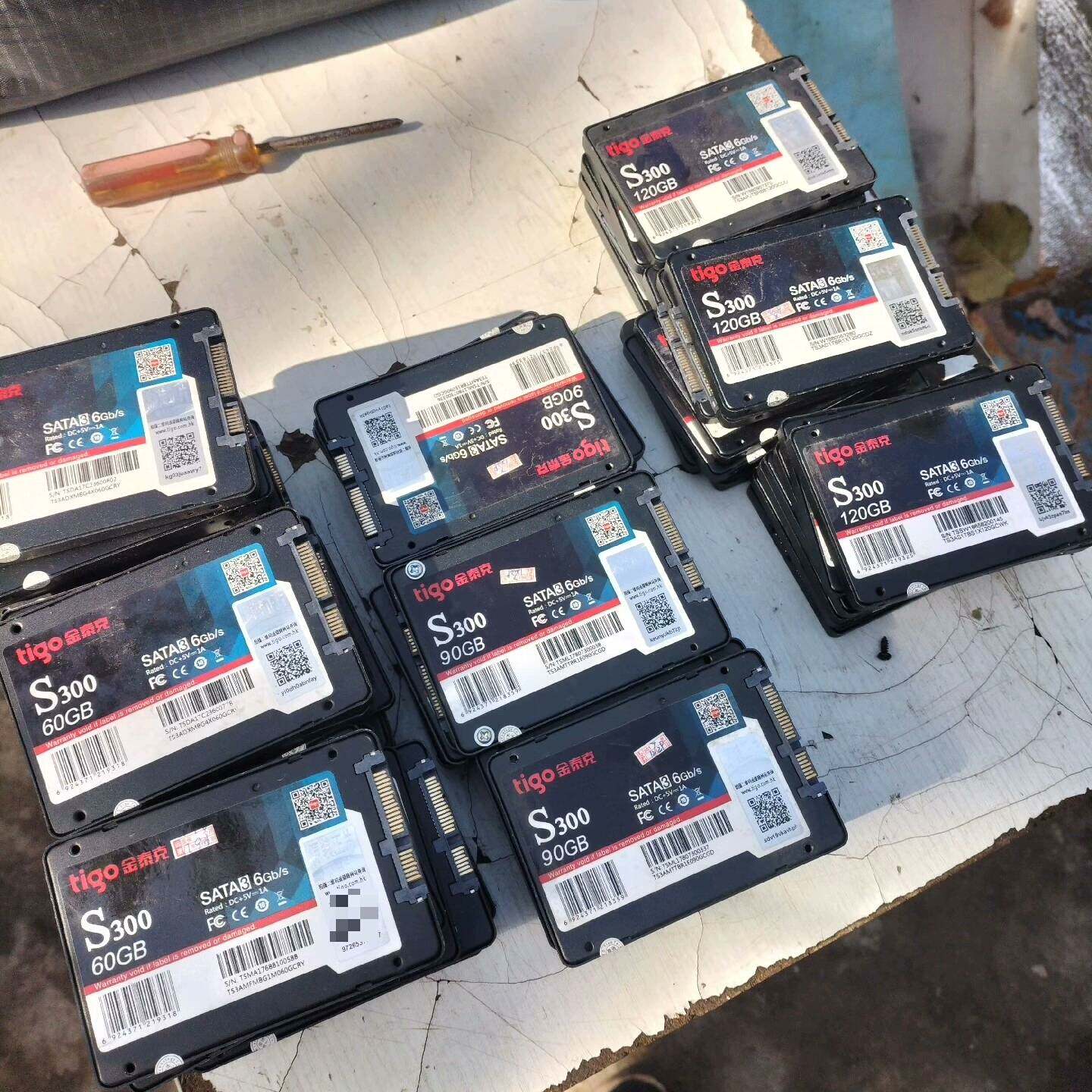 议价固态硬盘，60G的有34个，90G的有20个，120G