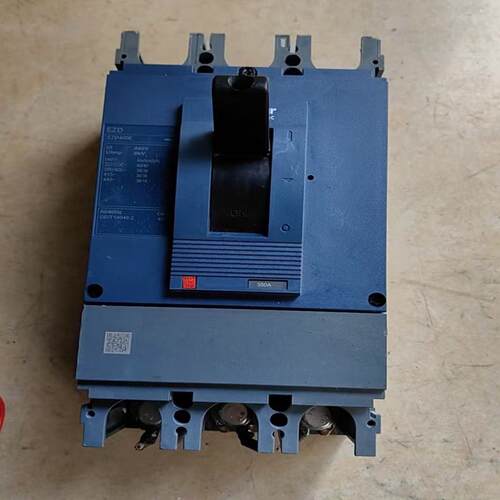 议价德塑壳断路器350A，成色如图，500元