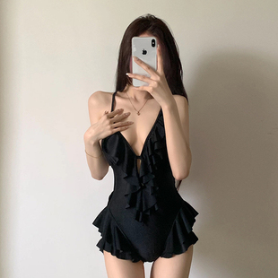 度假温泉泳装 泳衣女深v吊带连体裙式 遮肚显瘦小胸聚拢性感荷叶边