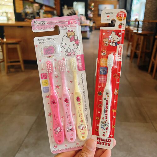 日本skater儿童牙刷正品hellokitty凯蒂猫0到3-6一12岁软毛换牙期