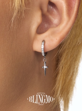 BLINGMO 钛合金F136剑心镶钻十字架耳环耳圈男款防过敏朋克耳饰