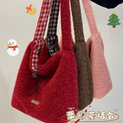 小红薯同款！介斜挎包尊嘟太好看