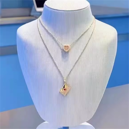王一博同新款Letra迷你情书项链