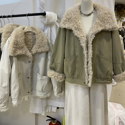 韩系羊羔毛拼接大翻领派克服