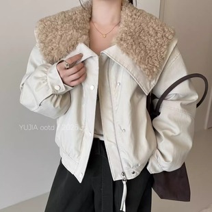 韩系羊羔毛大翻领短款羽绒服女2025冬新款工装风时尚减龄保暖外套