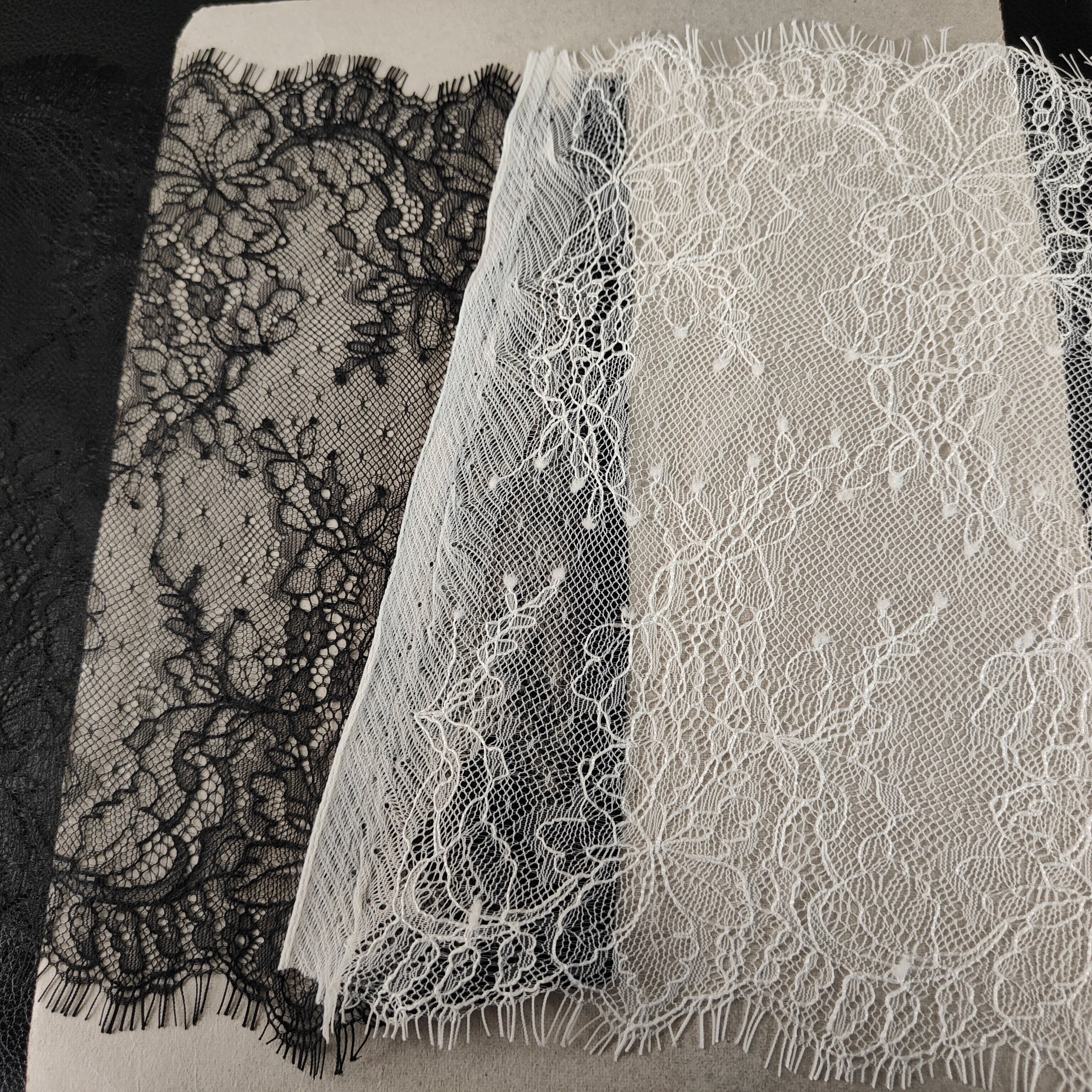 宽25/24.6公分黑米白色蕾丝眼睫毛无弹花边礼服服装裙摆袖子辅料