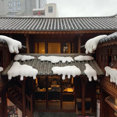 屋顶雪挂雪花装饰雪景造景布置