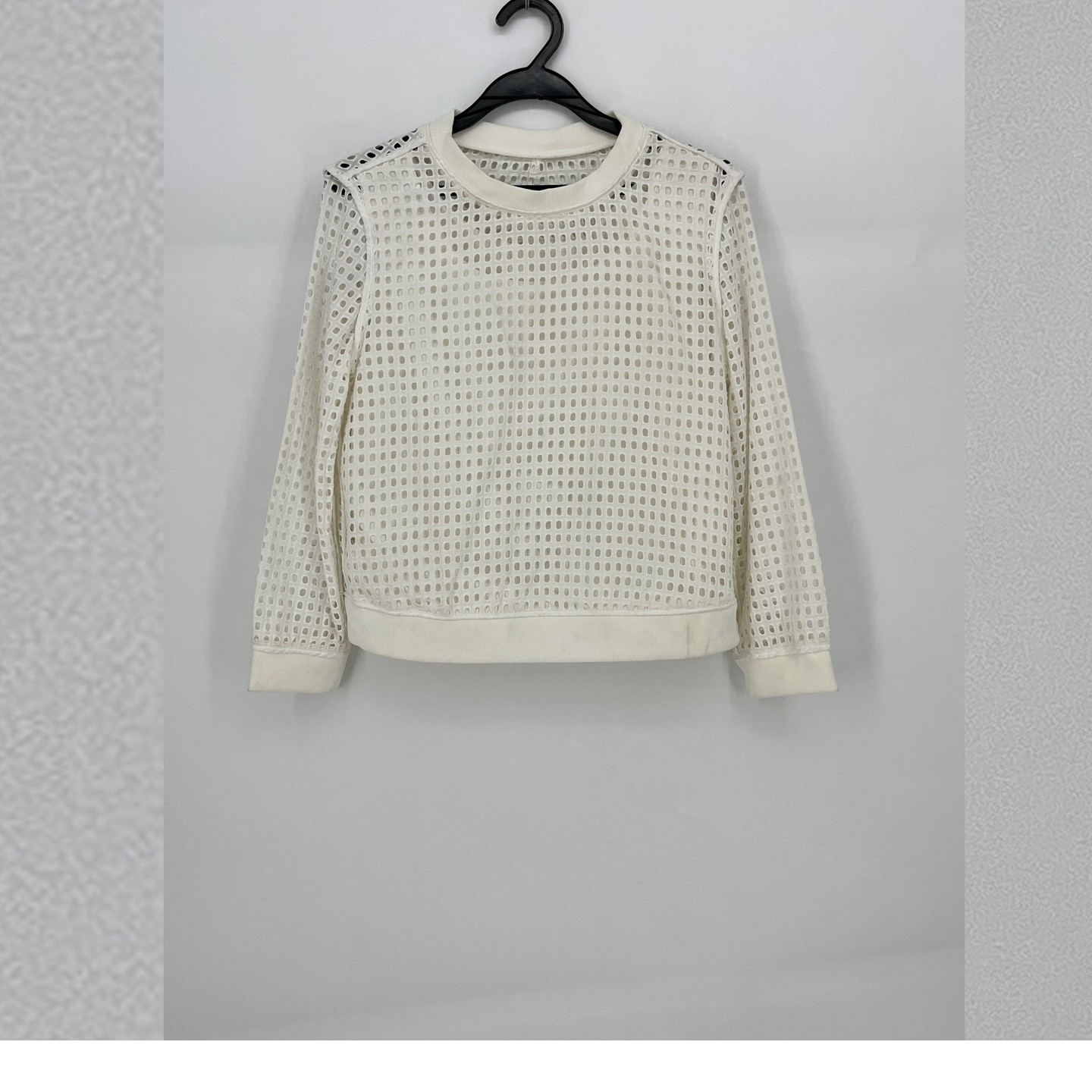 镂空纯色减龄百搭上衣女