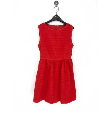 红色靓丽镂空A字收腰连衣裙