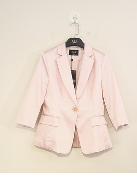 春秋款 撤柜品牌 艾*臣 商务粉嫩减龄一粒扣翻领短外套女 C182