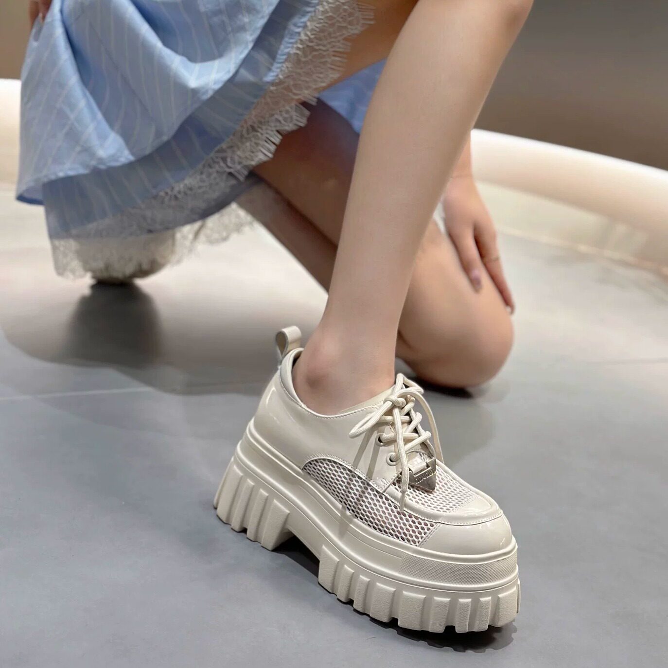 2026新款内增高韩版厚底松糕鞋女交叉绑带圆头增高小个子乐福鞋